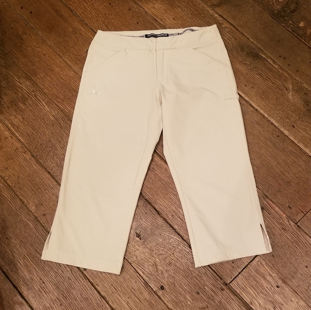 Ladies Under Armour Golf Capris Tan Size 4 Like New!